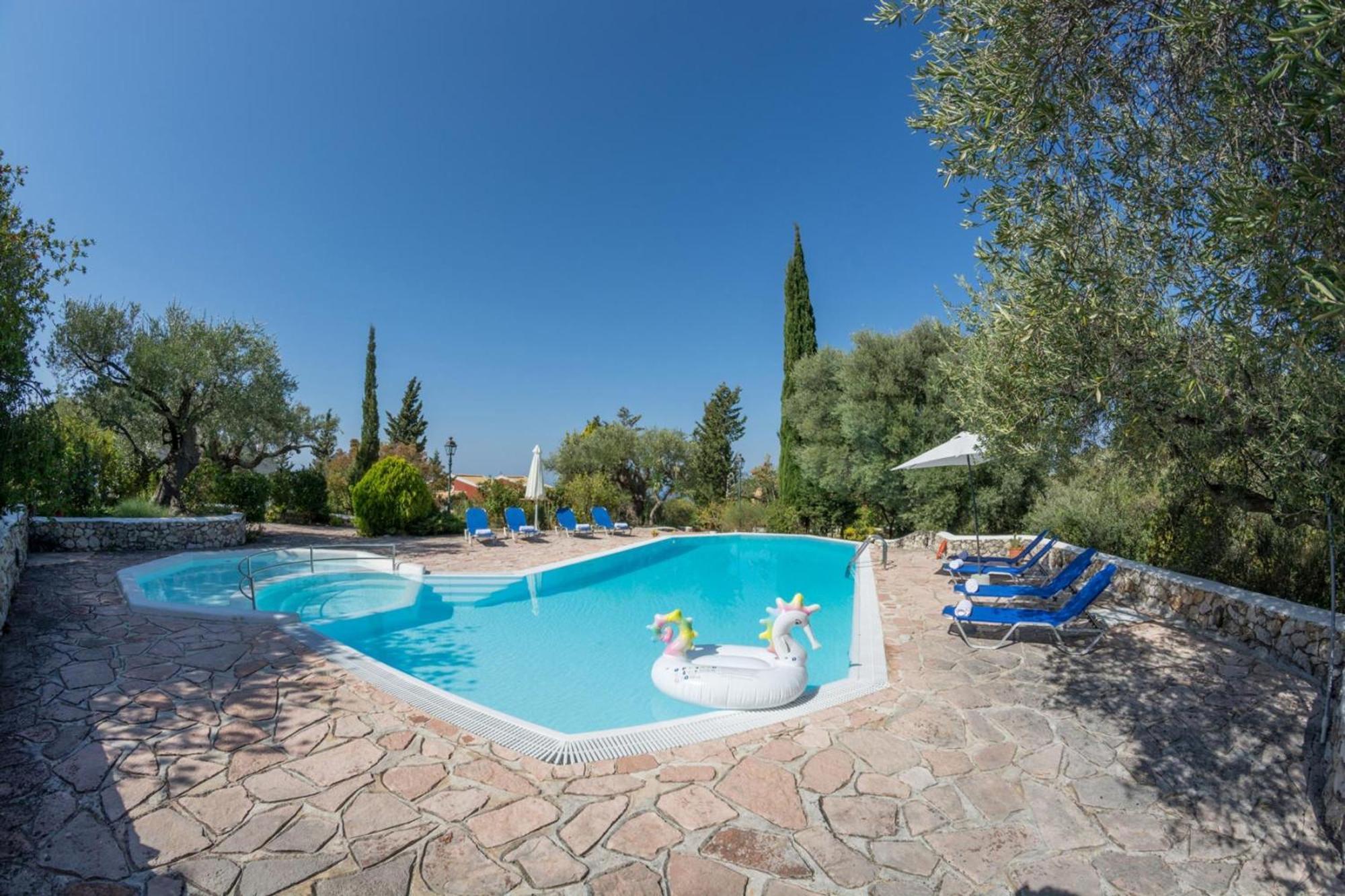 Agios Nikitas Villas Экстерьер фото